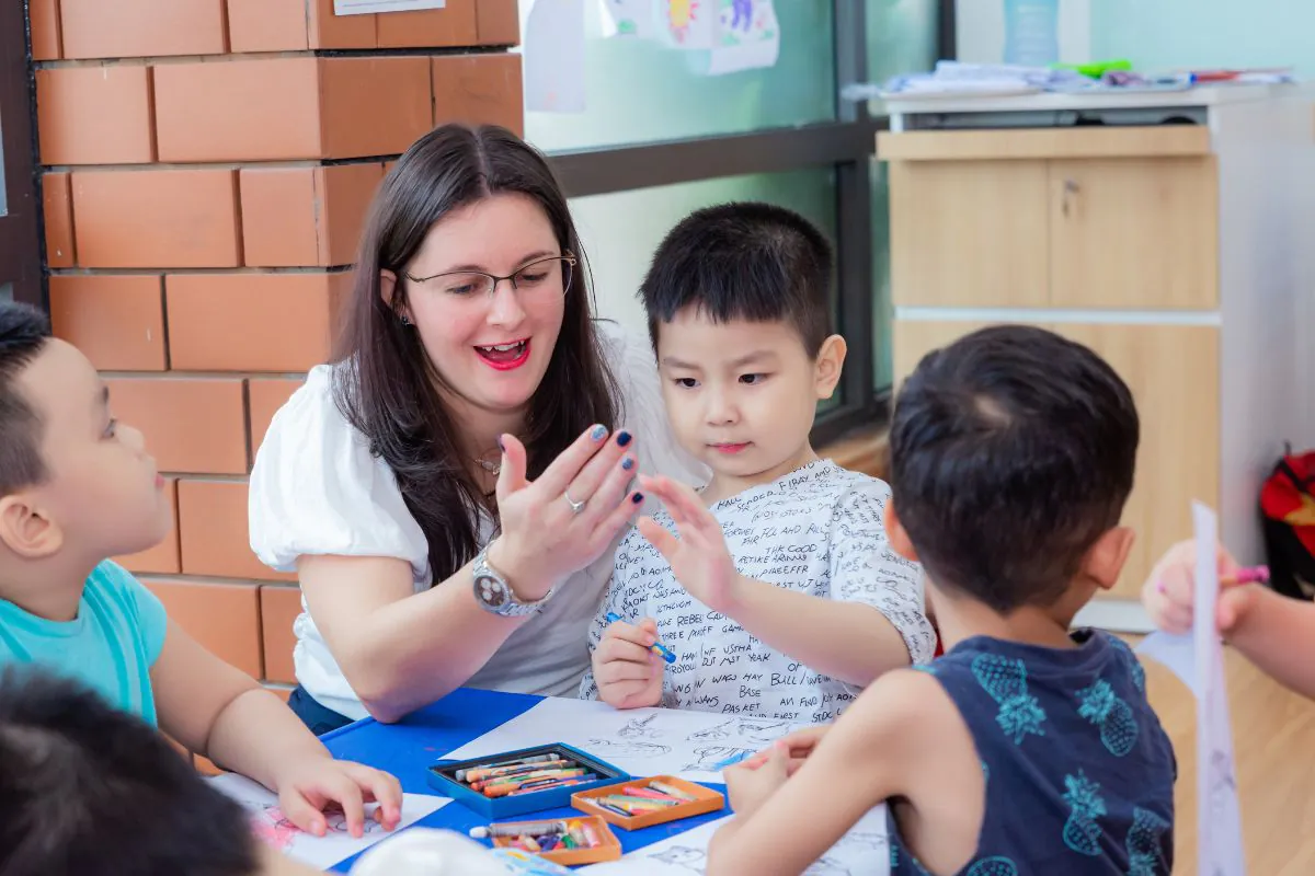 Trung tâm tiếng Anh cho bé VUS: Con yêu tiếng Anh ngay từ những buổi học đầu tiên