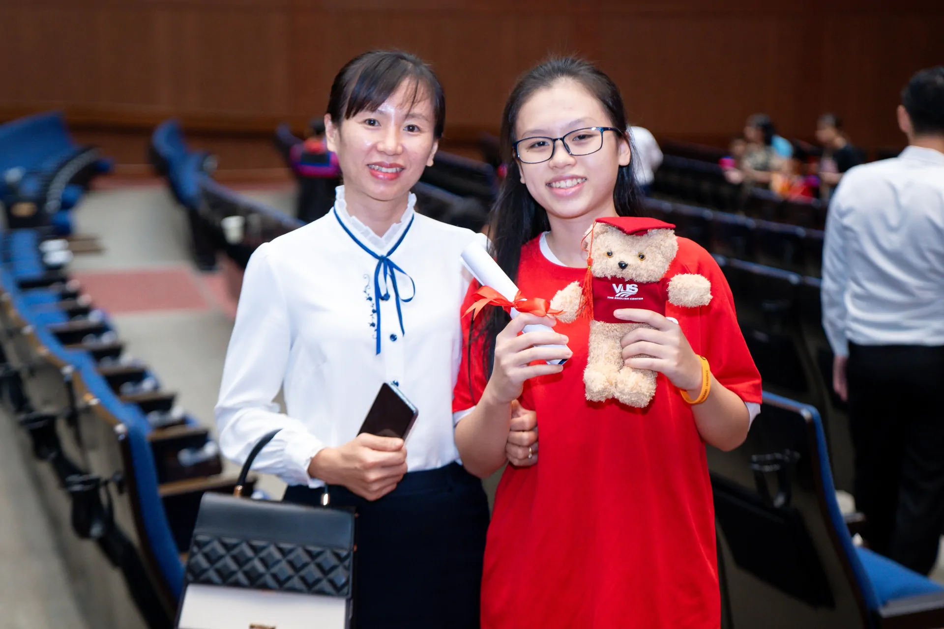 [TOP SCORERS AWARD CEREMONY 2024] VUS Bình Dương Tự Hào Vinh Danh Hơn 400 Học Viên Đạt Chứng Chỉ Quốc Tế Cambridge Và Thành Tích Học Tập Tốt