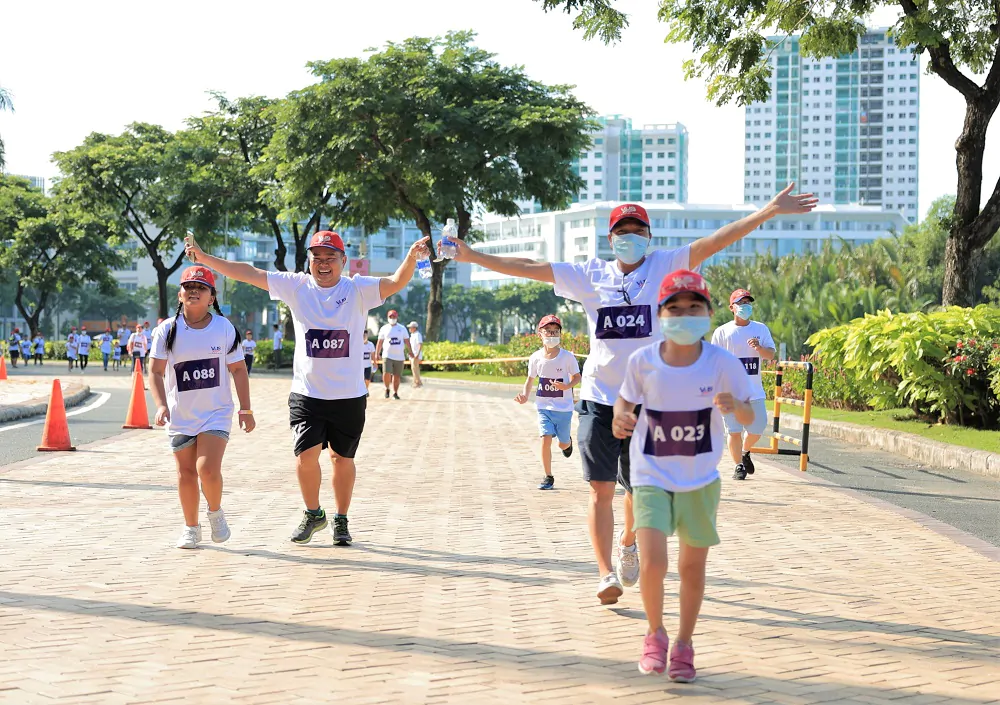 Những bước chân hướng đến hạnh phúc, VUS tổ chức chuỗi hoạt động chạy bộ gây quỹ vì cộng đồng