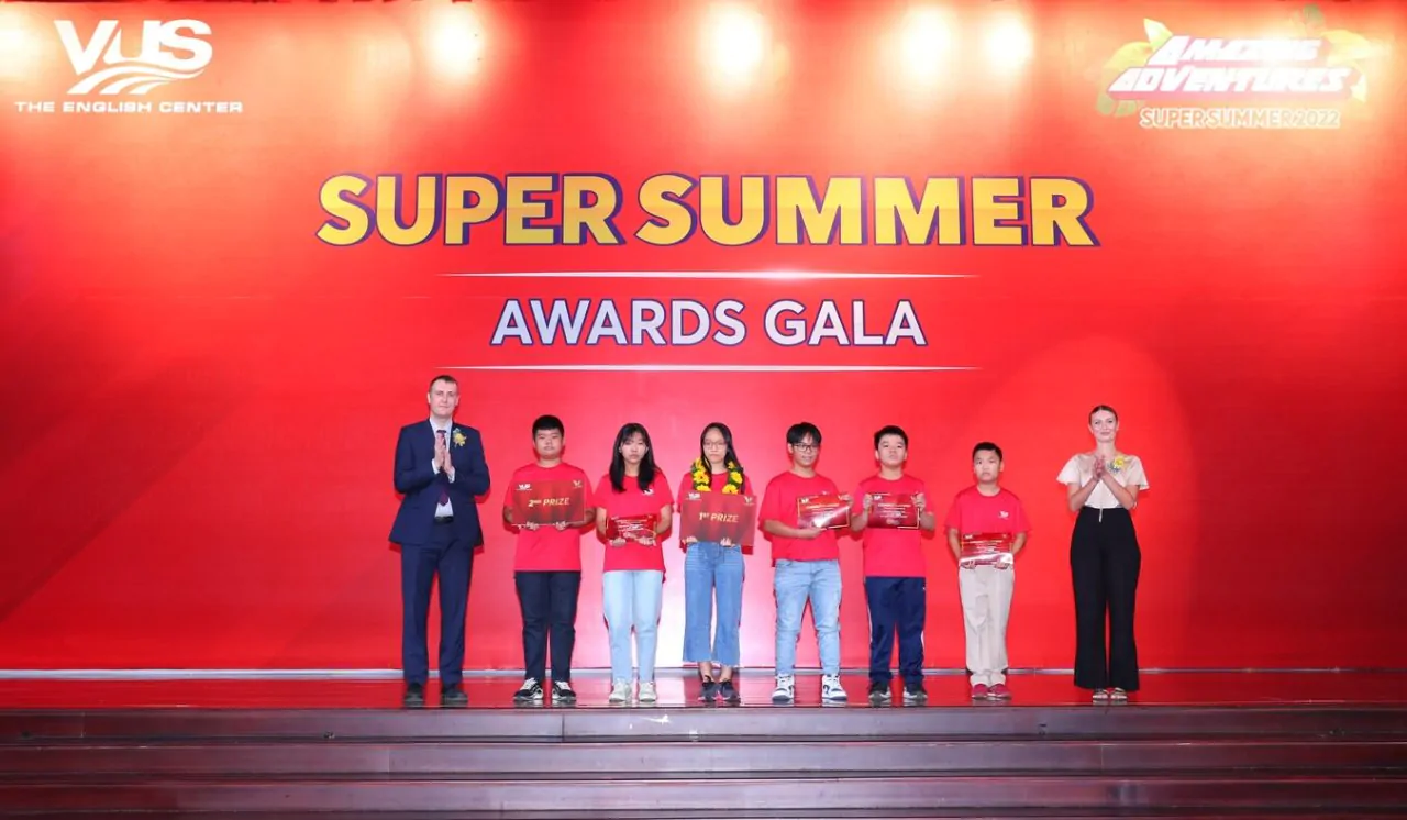 VUS Super Summer Awards Gala - Lễ vinh danh học viên xuất sắc từ ba cuộc thi học thuật lớn nhất mùa hè