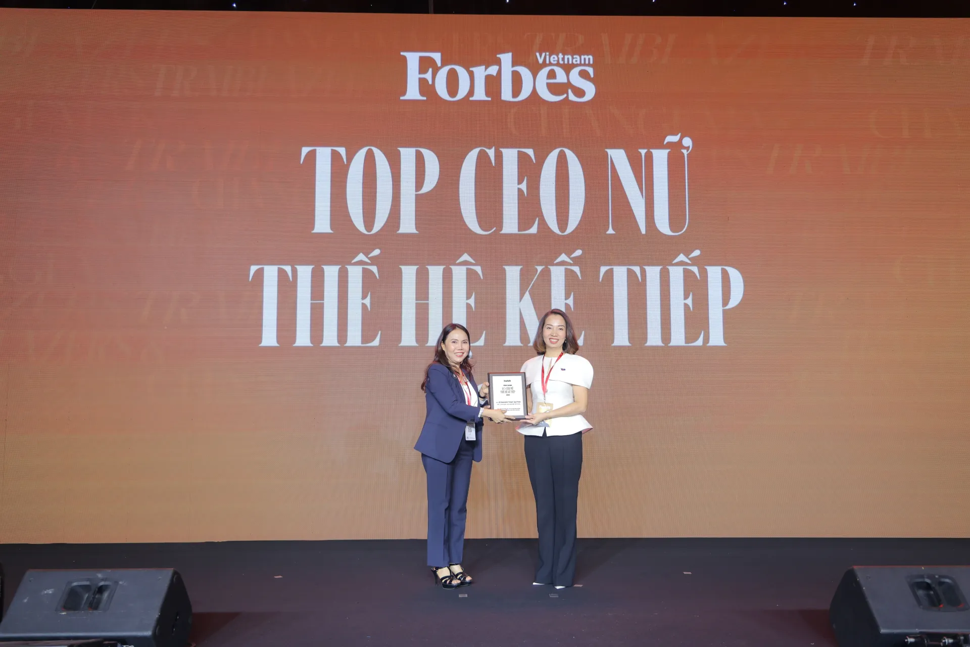 Ceo VUS chia sẻ quan điểm lãnh đạo và được vinh danh tại hội nghị women’s summit của forbes Việt Nam